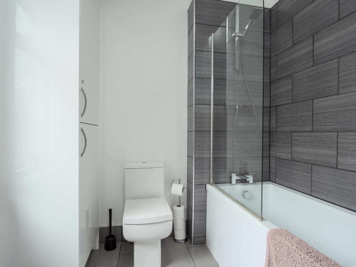 Apex Living Ne - Beachville House 4 Beds Free Parking 森德兰 外观 照片